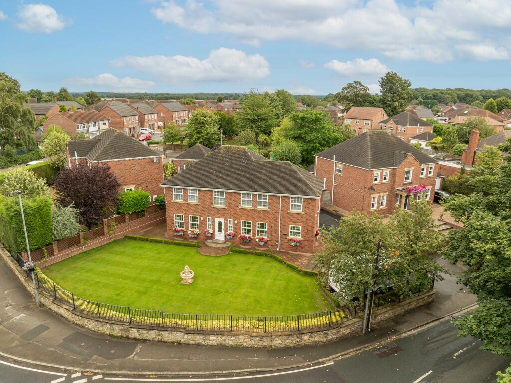 4-bed detached on Sutton Lane, Brotherton, WF11, £480,000