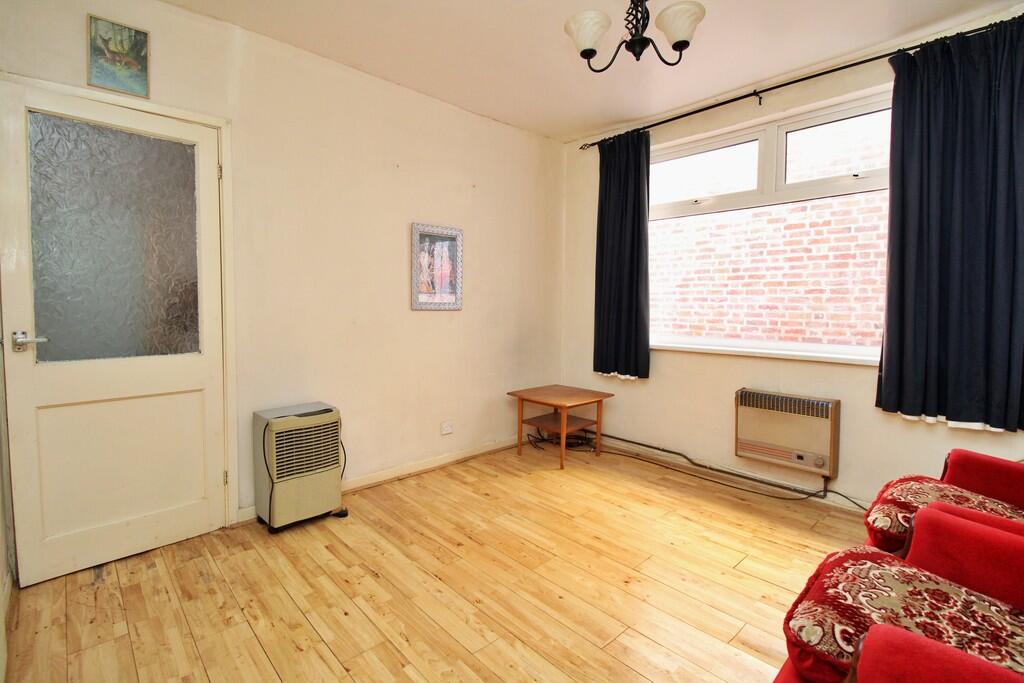 House in Rugby, Warwickshire - View 4