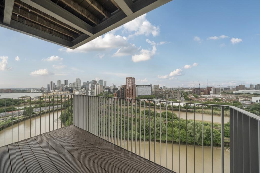 Main image of property: Hope Street London E14