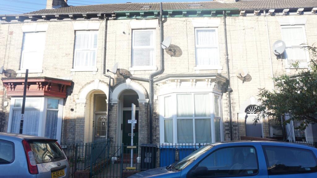 Main image of property: Flat 3, 5 Peel Street, Spring Bank, Hull, HU3 1QR