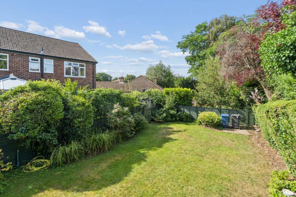 Main image of property: Peterhill Close, Chalfont St. Peter, Gerrards Cross, Buckinghamshire, SL9