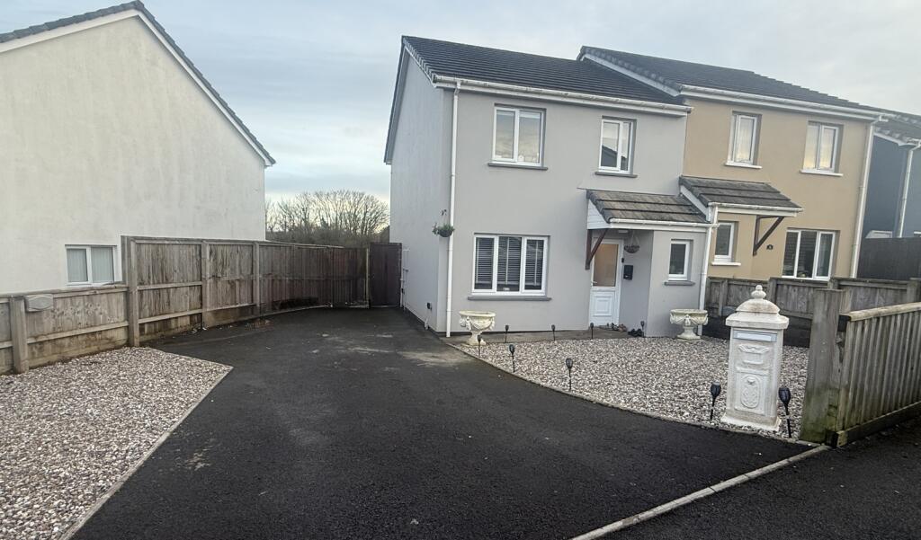 Main image of property: Vineyard Vale, Valley Road, Saundersfoot, Pembrokeshire, SA69