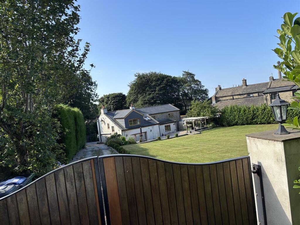 Additional image 46 of New Houses, Back Lyon Street, Queensbury
