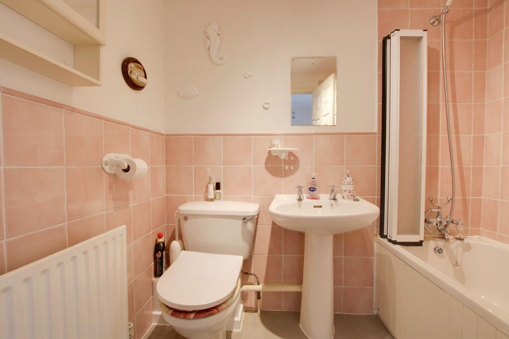 House in Fareham, Hill Park - More