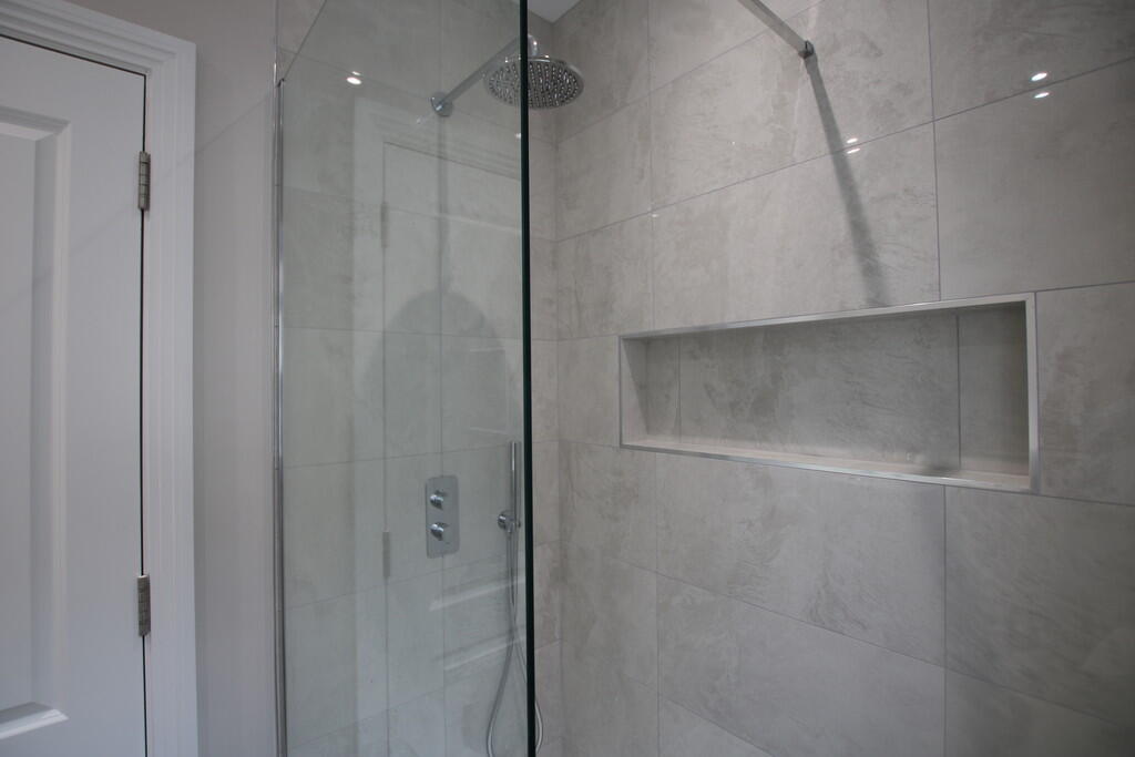 2 bedroom flat share for rent