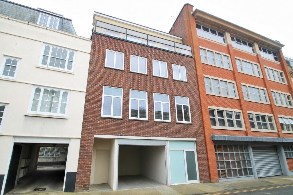 2-bed flat on Elm Street,  Ipswich, £135,000