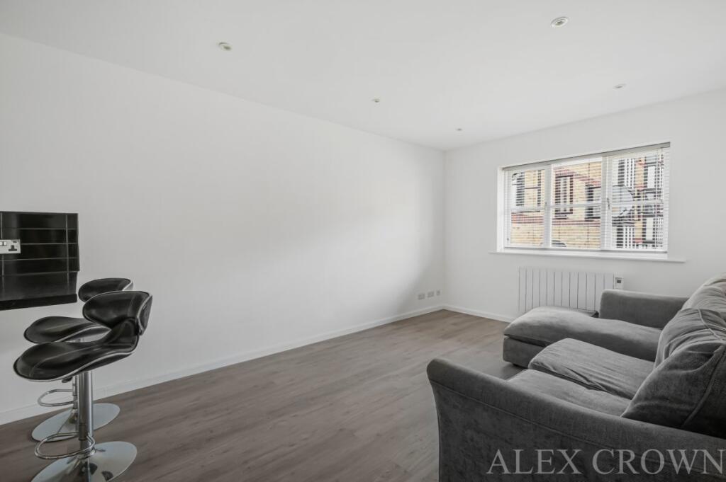 Apartment in London - View 5