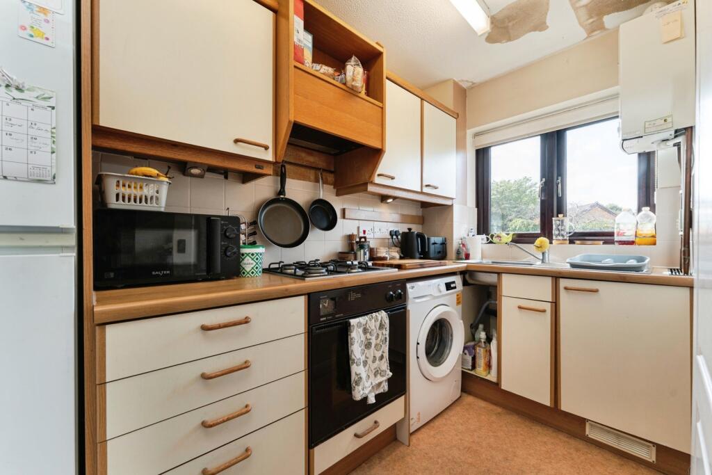 9, Dalton Way photo 4