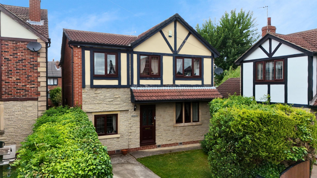 Main image of property: Stone Lea Grove, South Elmsall, Pontefract