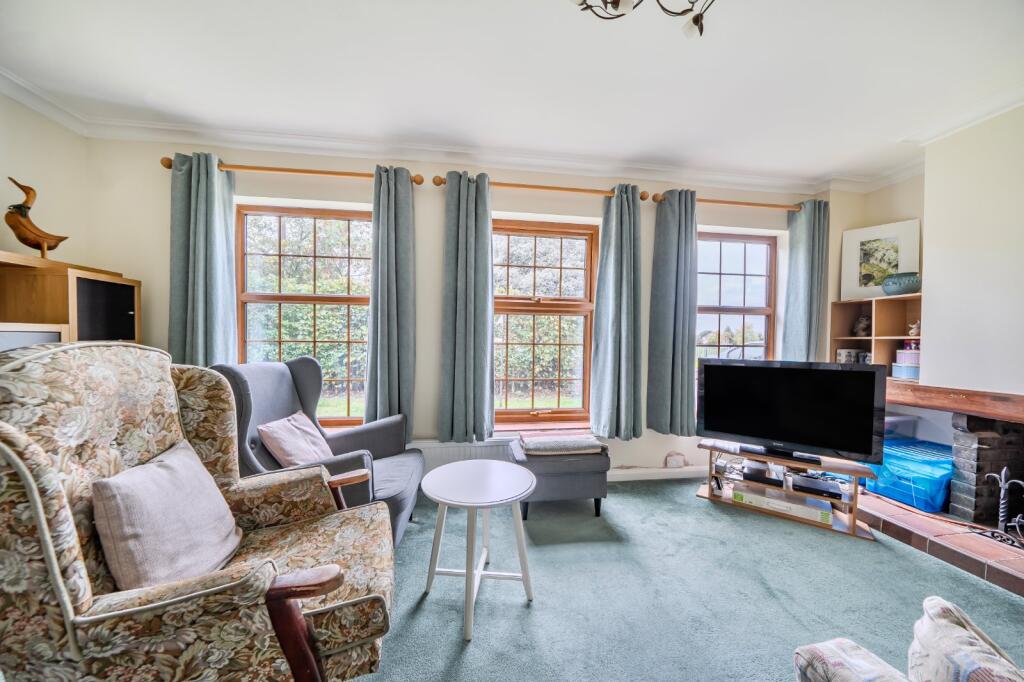 Woodfield Avenue, Carshalton, SM5 photo 3