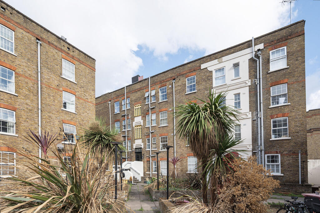 Apartment in London - View 3