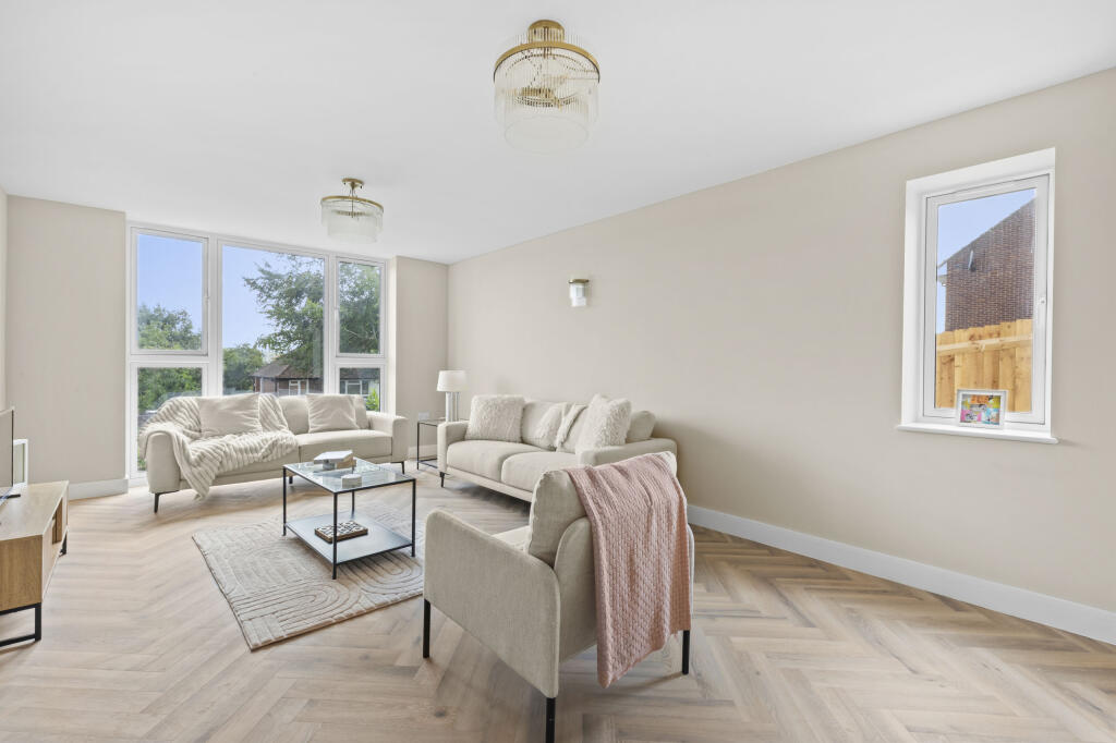 House in Slough - View 5