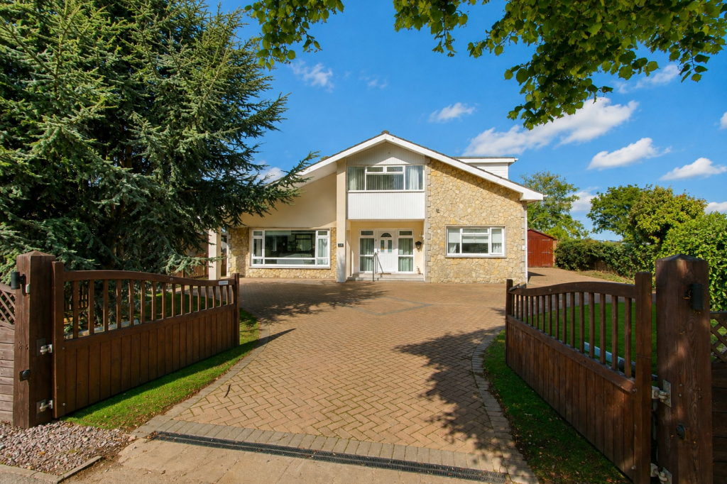 Main image of property: 25 Lime Walk, Long Sutton, PE12