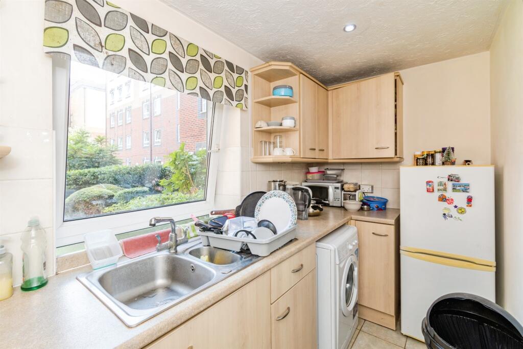 Apartment in Southampton - View 2