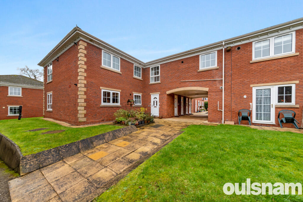 3-bed flat on Maryland Drive, Northfield, Birmingham, B31, £225,000