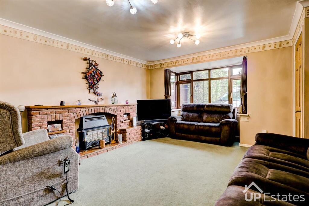House in Nuneaton and Bedworth, Warwickshire - View 3