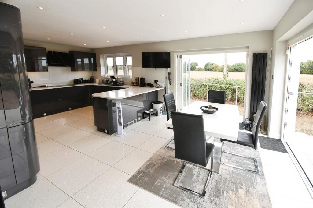House in Braintree, Cressing - View 3