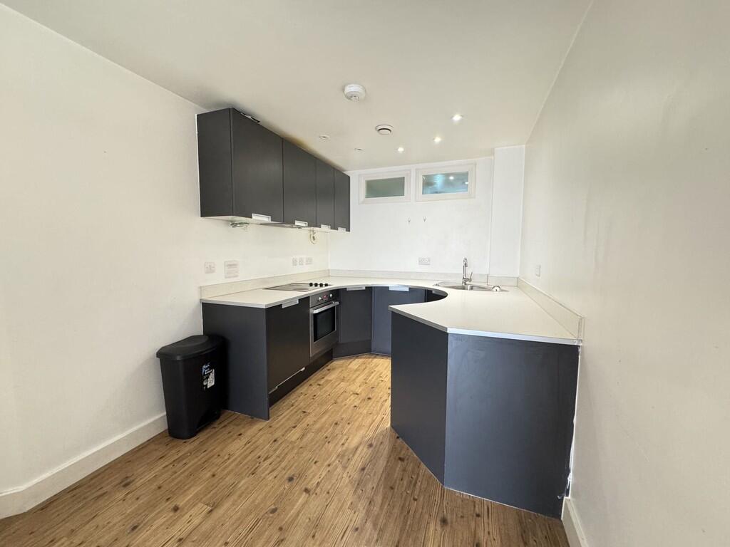 Apartment in Birmingham, Chinese Quarter, Digbeth - View 3