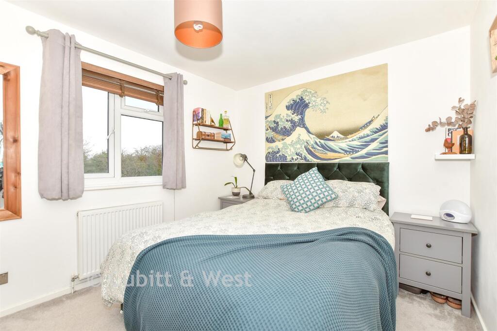 Waterside Drive, Chichester, West Sussex photo 3