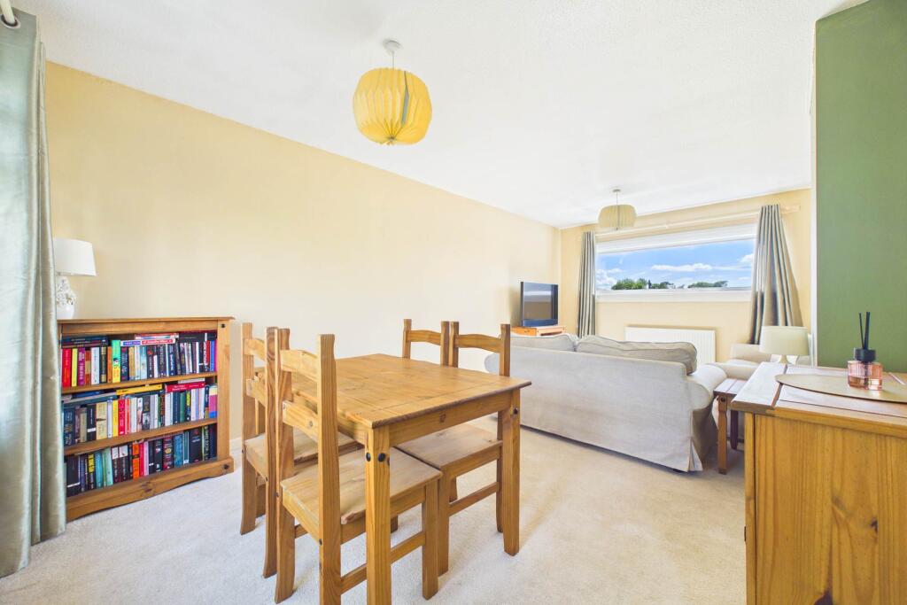House in Wishaw, North Lanarkshire - View 4