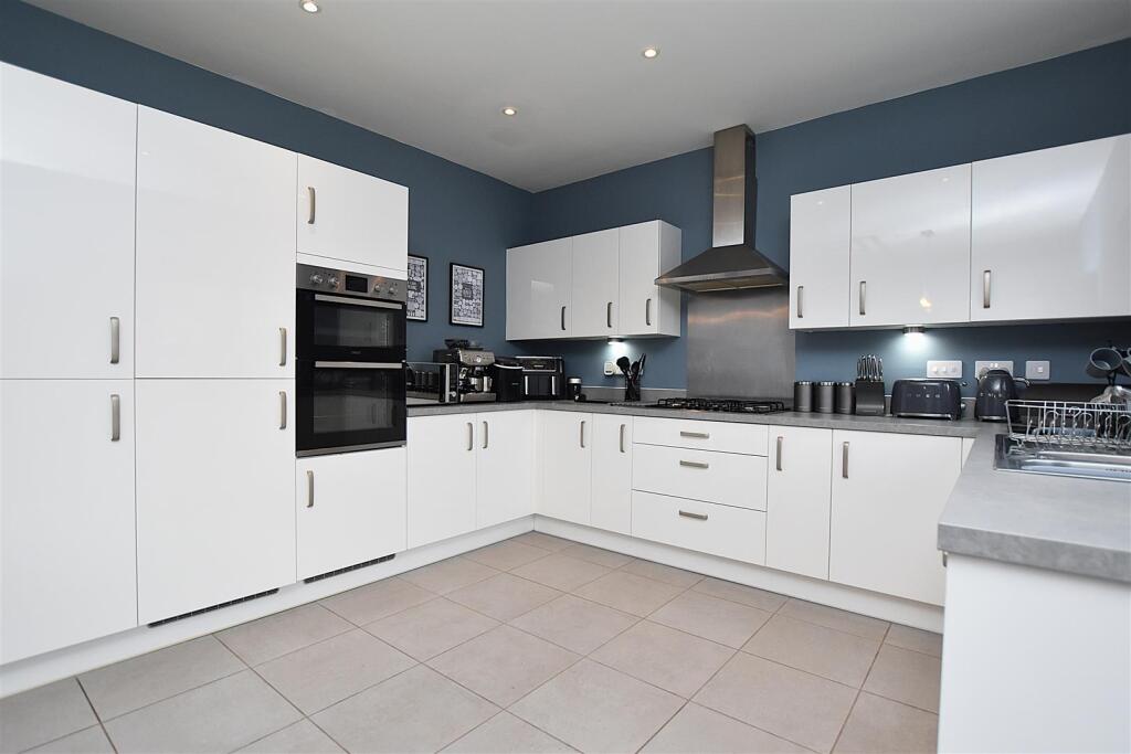 Lindley Gardens, Llay, Wrexham photo 3