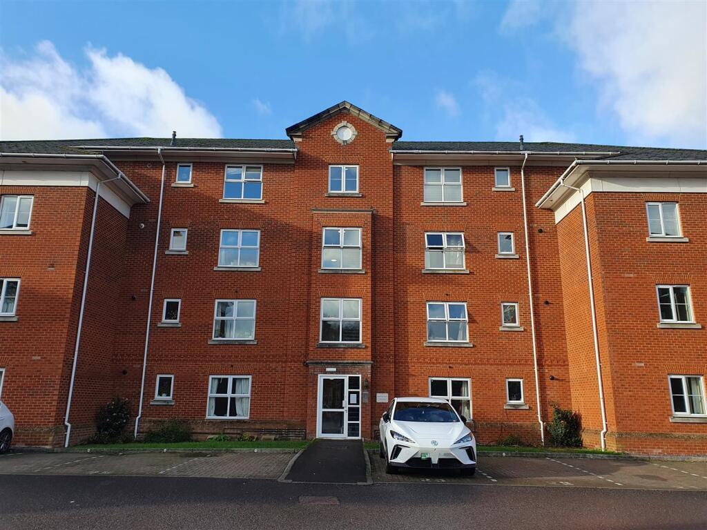 Main image of property: Newbury, Ground Floor Apartment