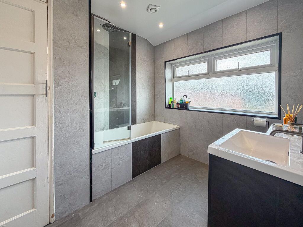 House in Newcastle upon Tyne - View 4
