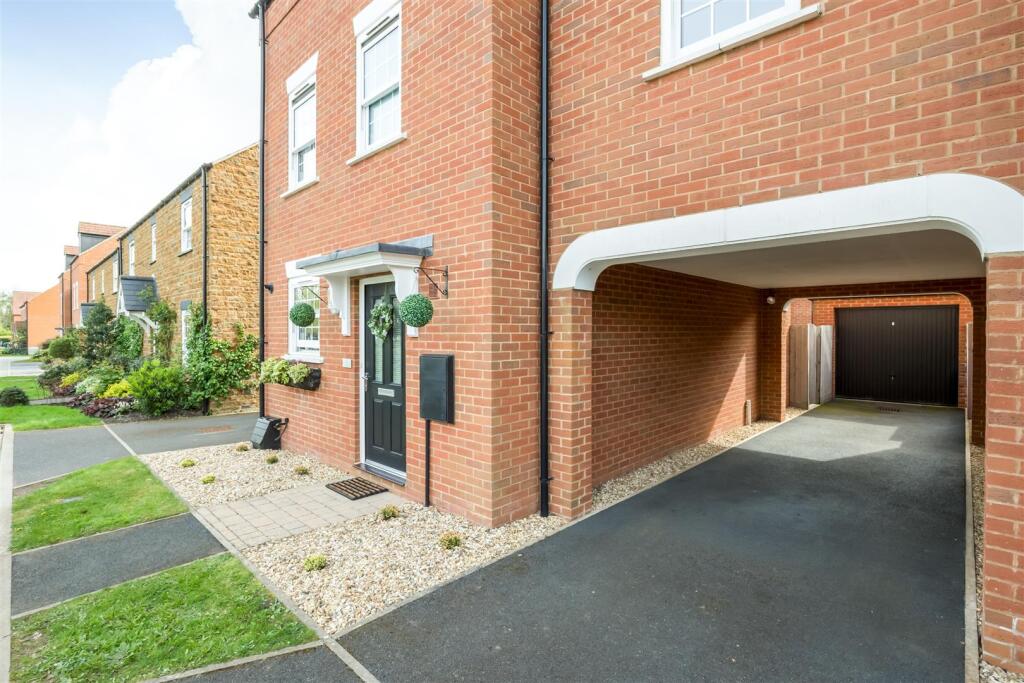 Main image of property: Flux Drive, Deddington