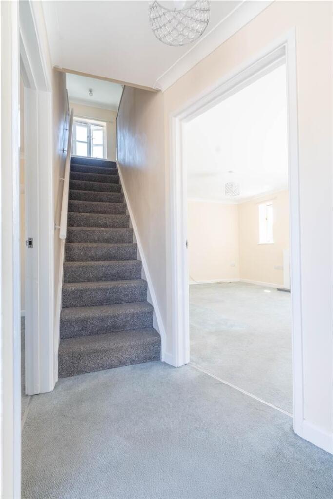 House in Gloucester - View 5