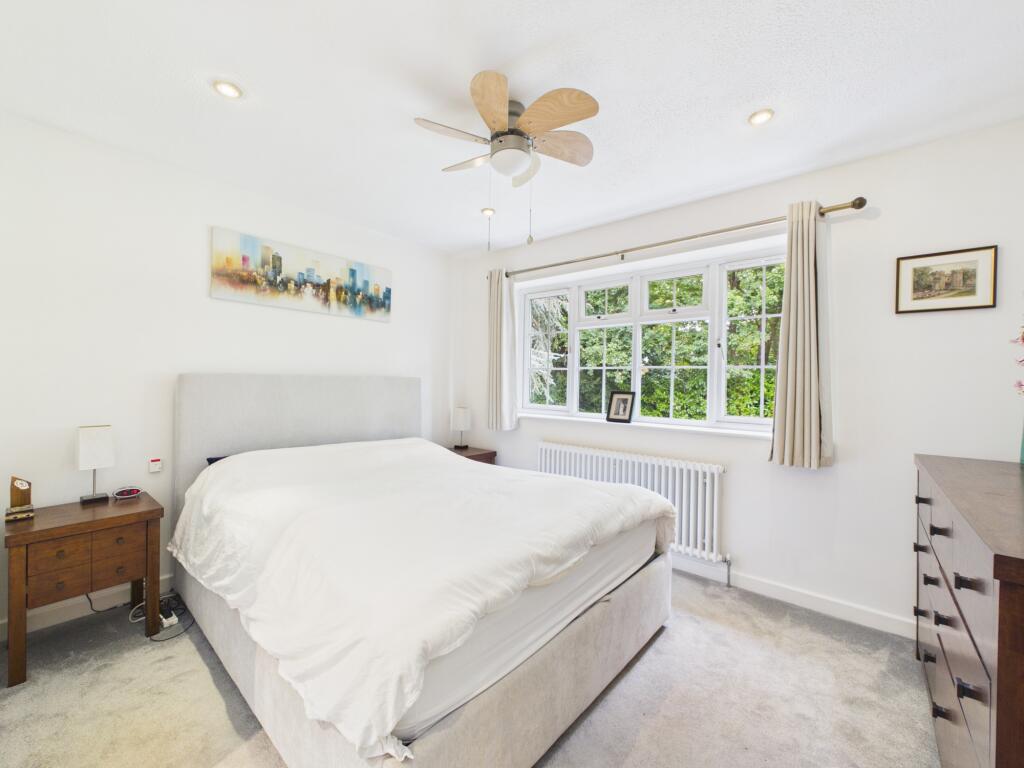 House in Redhill - View 4