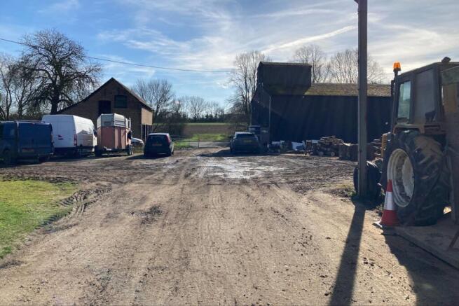 Howes Farm 4.jpeg