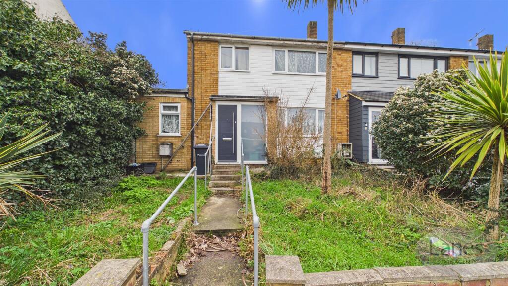 Main image of property: Hammondstreet Road, Cheshunt, Waltham Cross