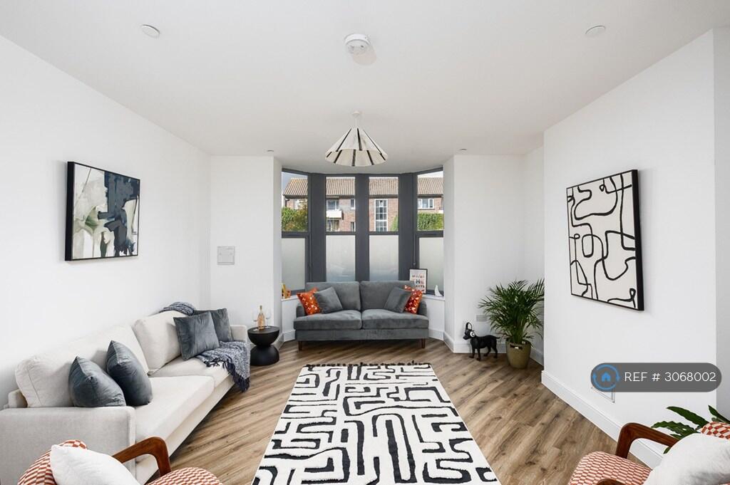 Apartment in Cardiff - View 3