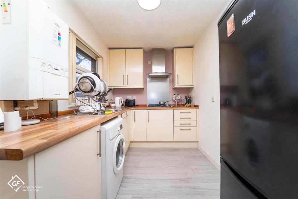 24, Monkswood Avenue photo 2