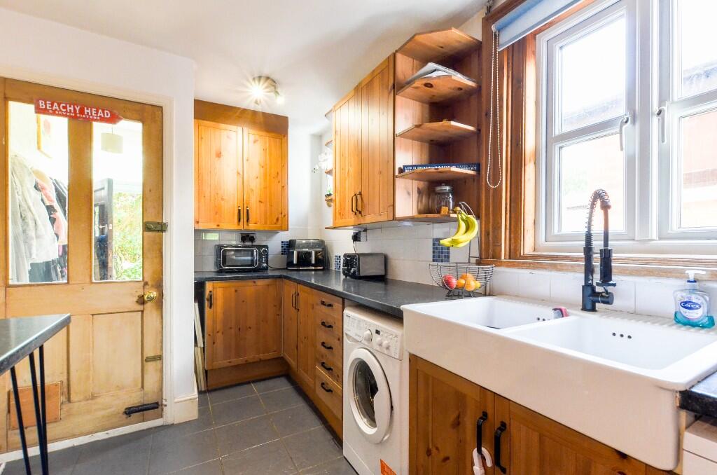 House in Wealden, Hailsham - More