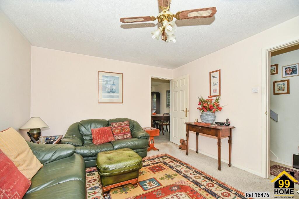 House in Gloucester - View 4