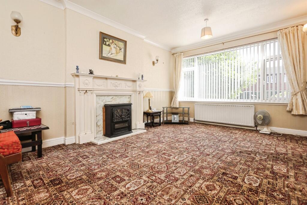 House in Dudley, West Midlands - View 2