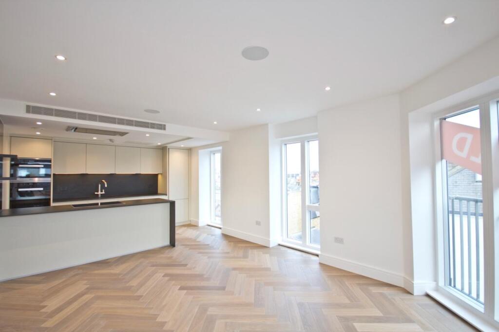Main image of property: 100 New Kings Road, Fulham, SW6 4LU