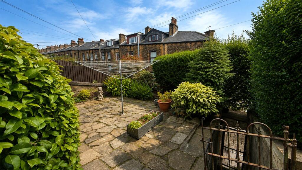 House in Halifax - View 5