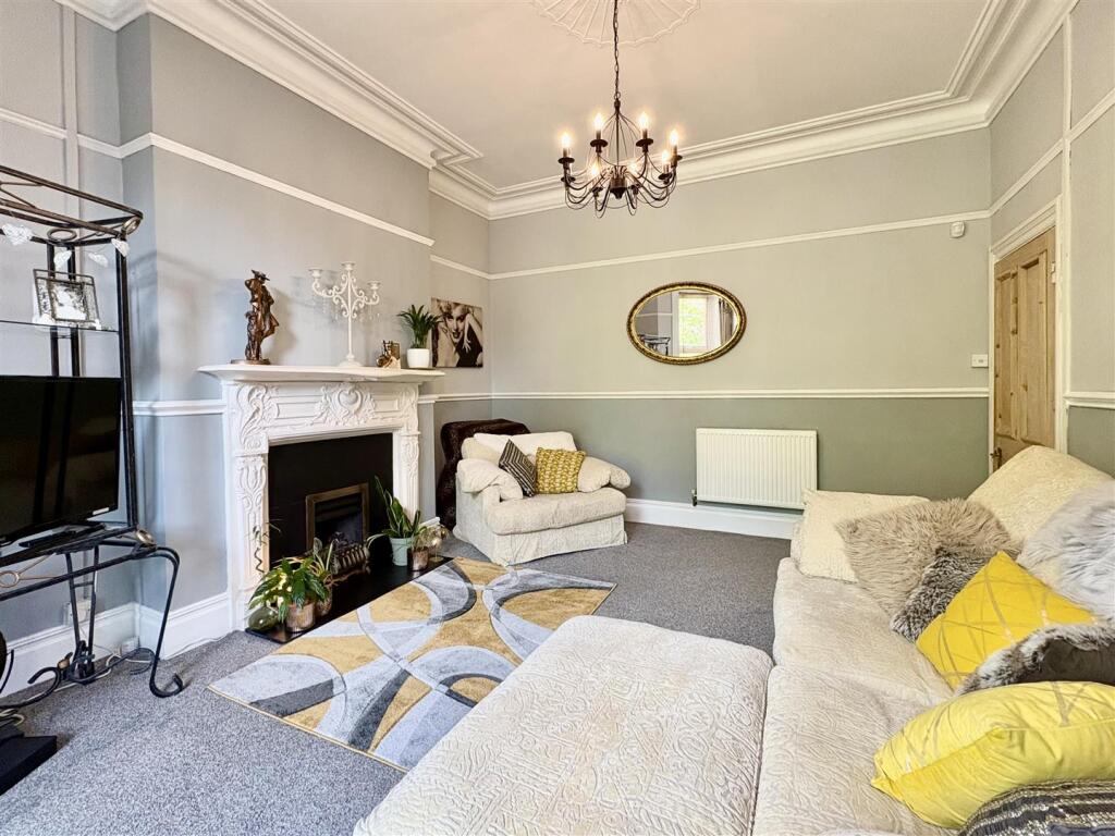 Apartment in Bristol, Henleaze - View 4