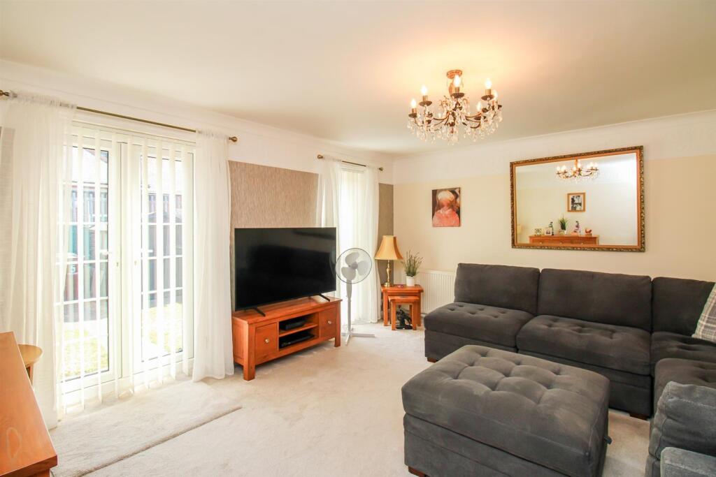 House in Wakefield - View 4
