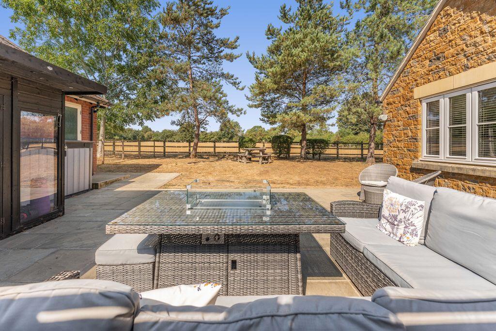 House in Cherwell, Bloxham - View 4