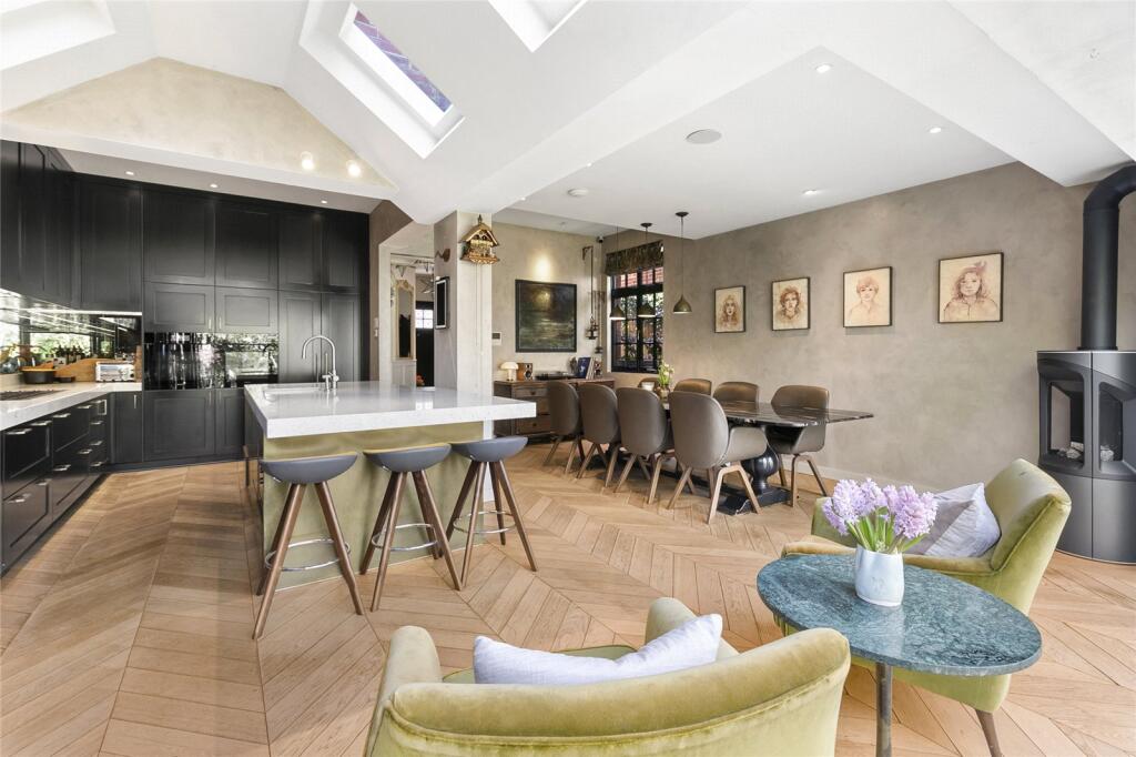 House in London - More
