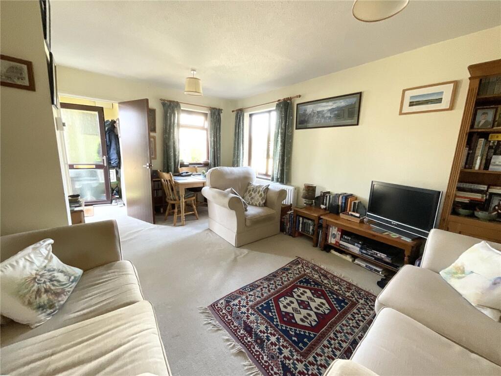 Vetch Close, Highcliffe, Dorset, BH23 photo 3