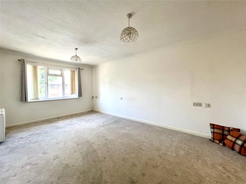 Apartment in Guildford - View 2