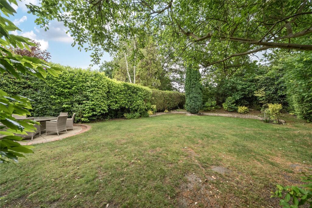 House in Surrey Heath, Lightwater, Windlesham - View 4
