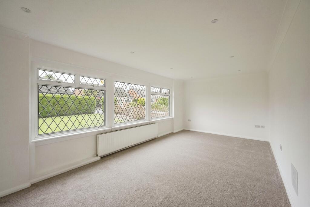 Sycamore Crescent, Bawtry, Doncaster photo 3