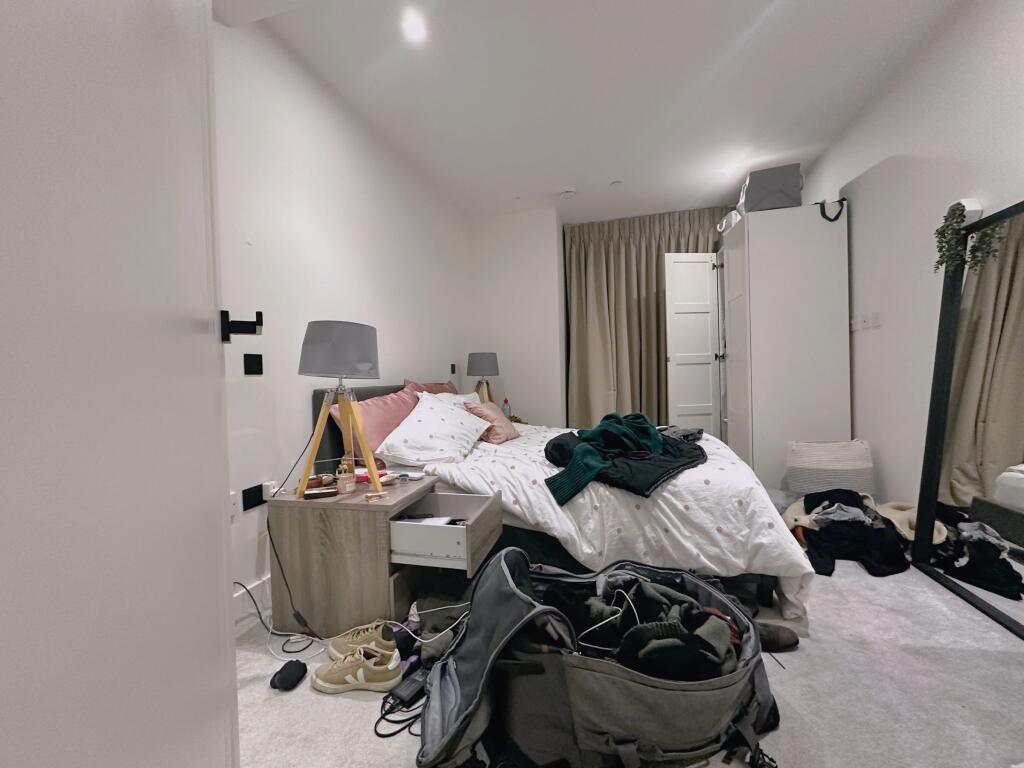 Flat , Emery Way, London - View 6