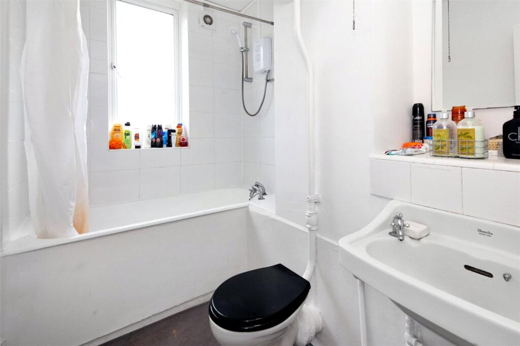 3 bedroom maisonette for rent