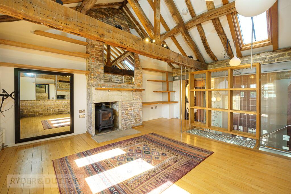 House in Kirklees, Holme Valley - View 3